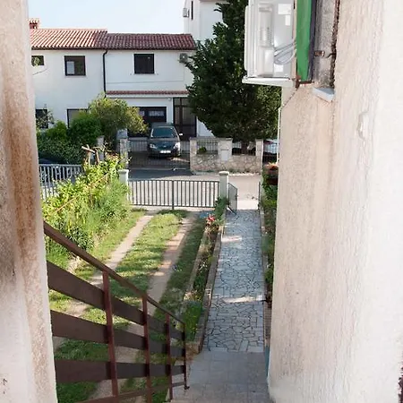 Apartament Sara Pomer