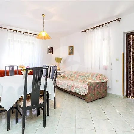 Sara Apartament Pomer